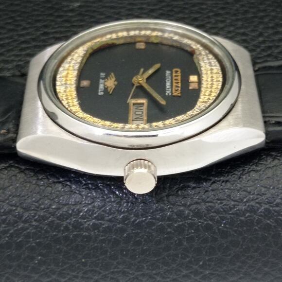 Vintage 1976 Citizen Automatic Mens Silver Watch W/daydate & Gold accents - Picture 5 of 9